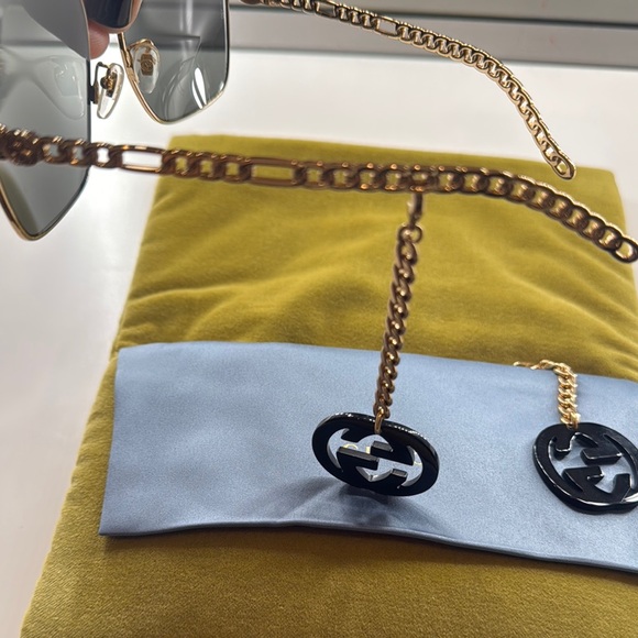Gucci Gold Sunglasses with Chain Detail - Picture 7 of 7